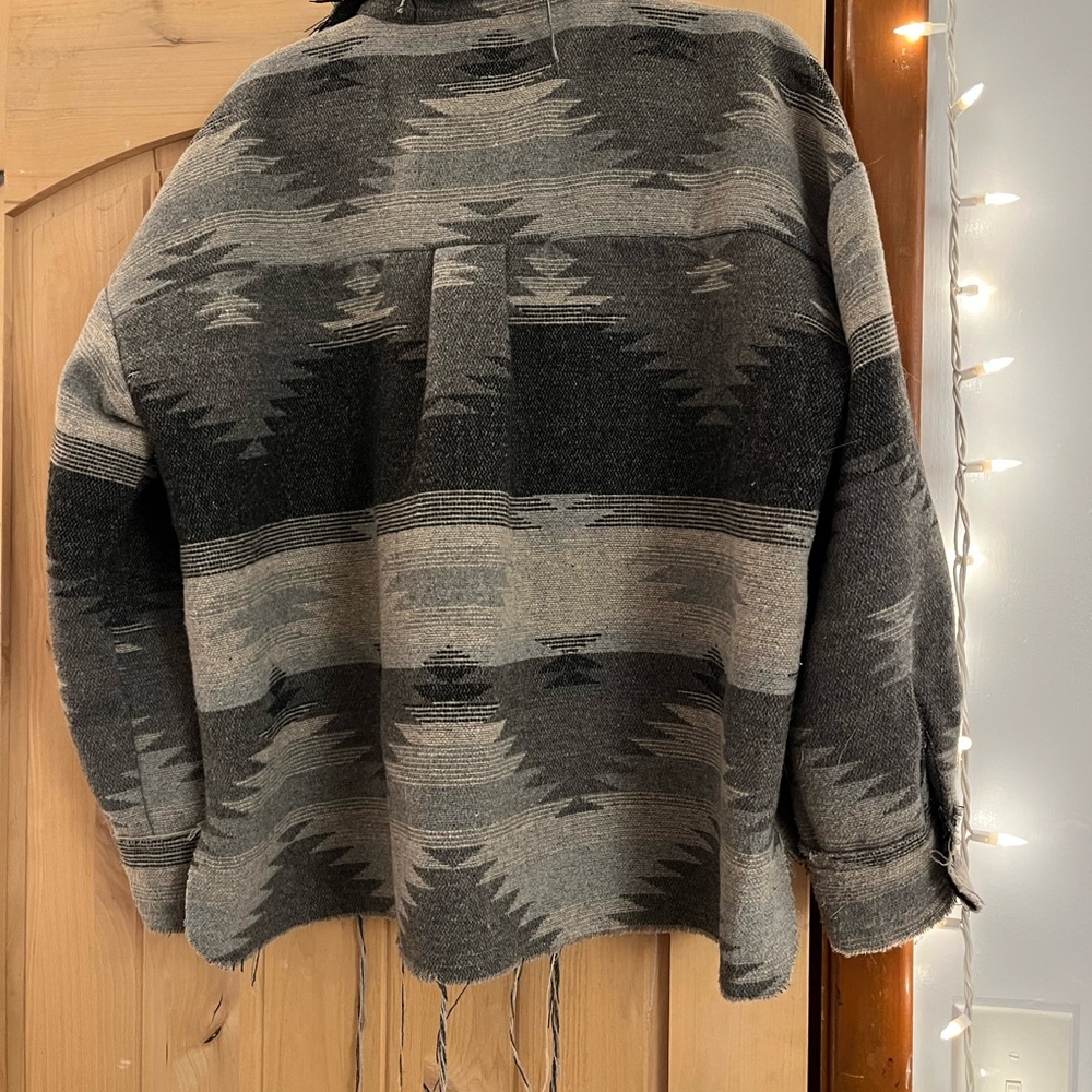 Nice jacket 🌲 - Picture 2 of 3
